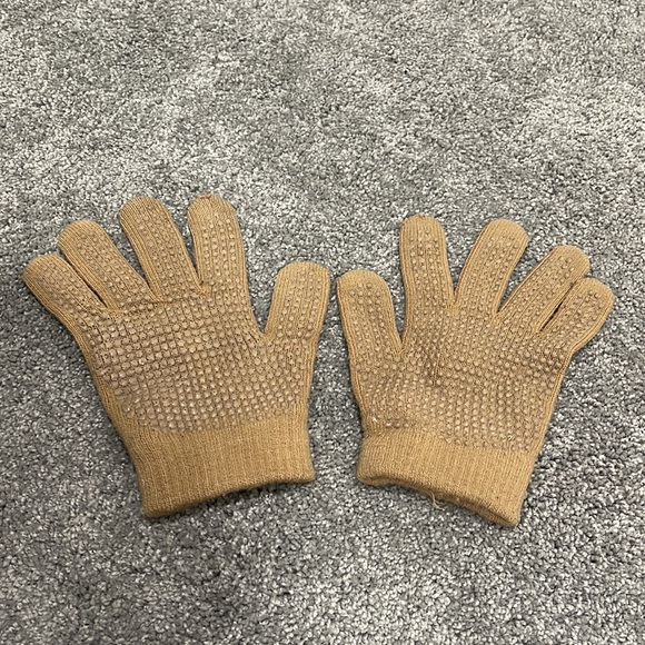 Edea Skating Non-Slip Gloves - Picture 2 of 3